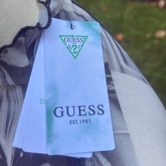 GUESS SHEER BLACK & WHITE MODEL PRINTS  LONG SLEEVE TOP - S - NWT !! 🖤💋🤍🔥 - Picture 8 of 12